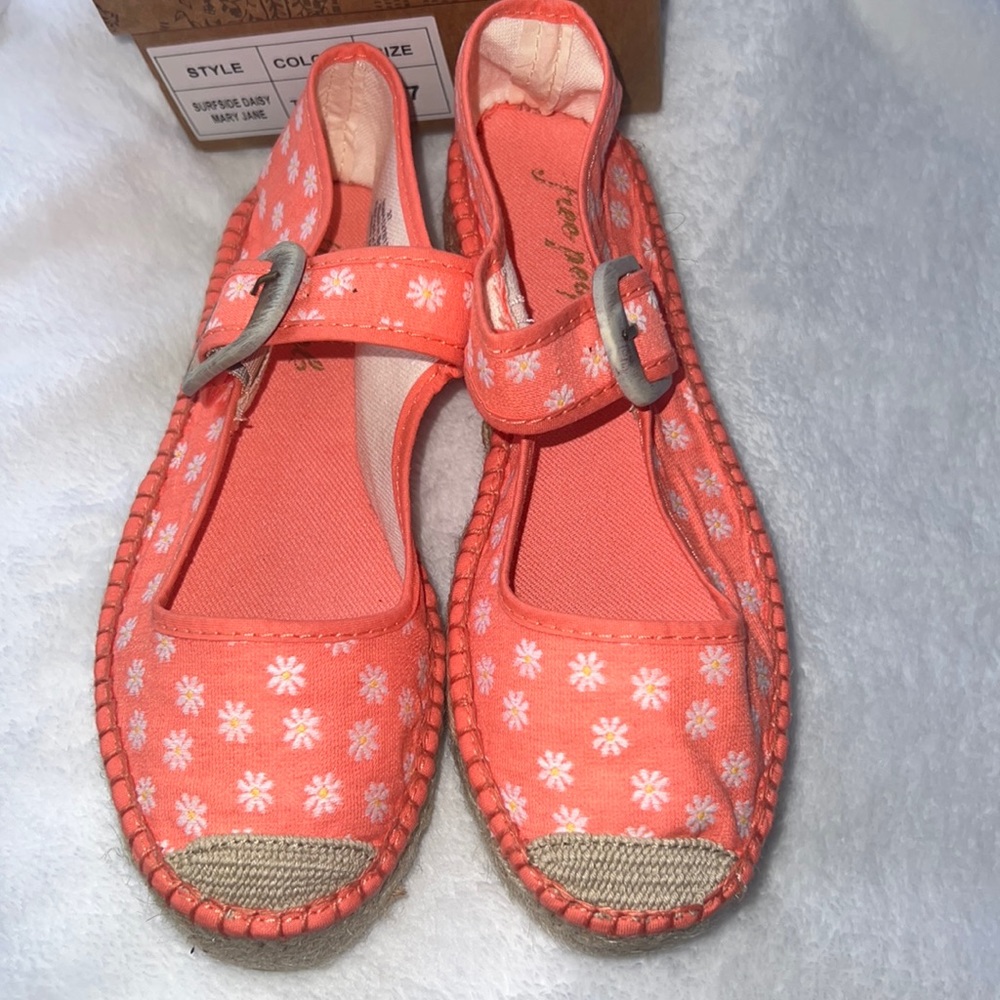 BNIB Free People Surfside Daisy Mary Jane